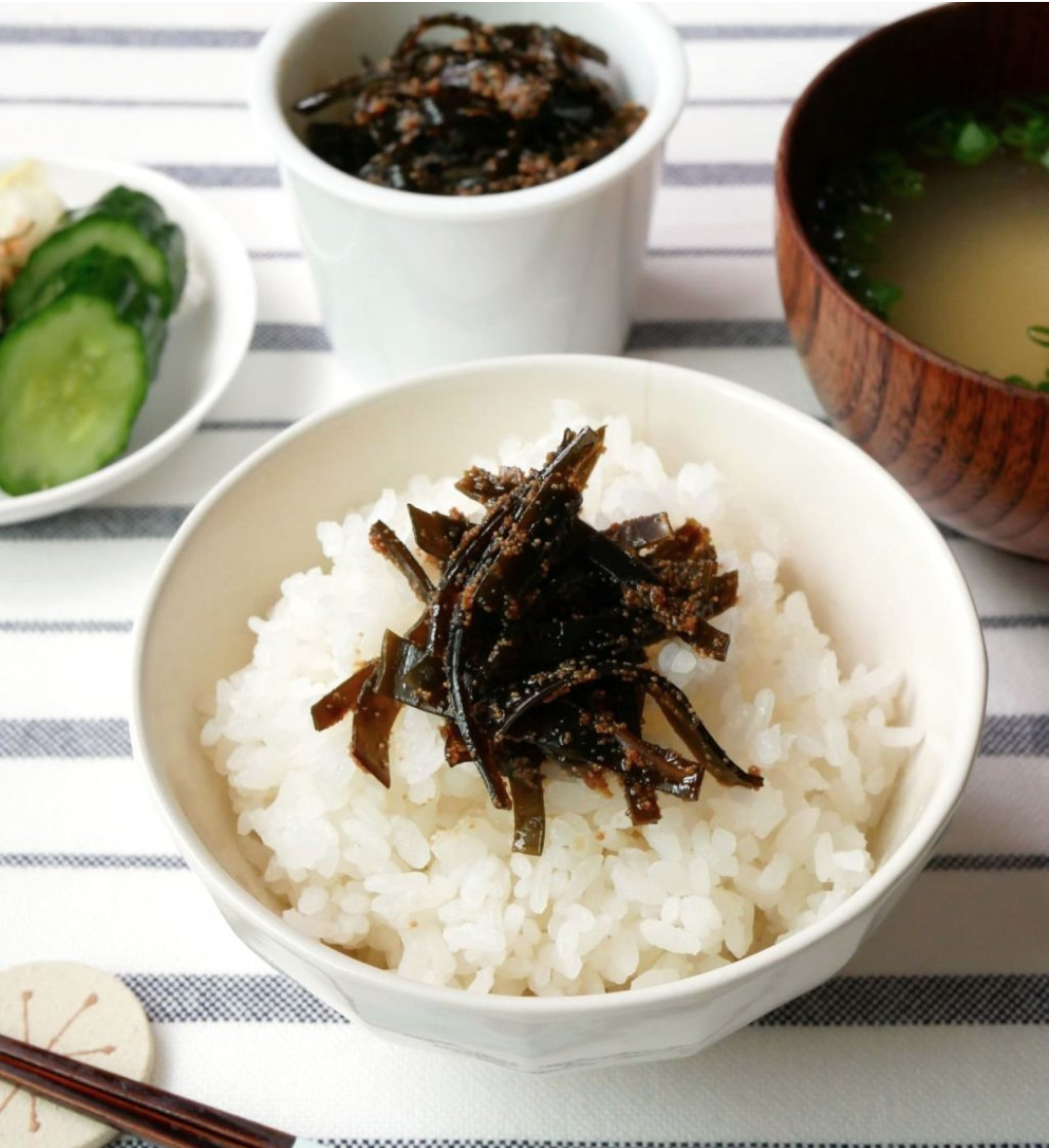 "Tsukudani", which can be said to be a typical companion to rice, is easy to make at home ♪ "Konbu and Tarako Tsukudani" is easy to make.